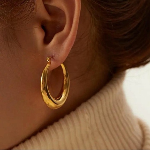18K Gold Plated Hoop Earrings*Everyday Hoops*Waterproof Jewelry - Picture 2 of 7